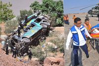 Tragédie v Peru: Nehodu autobusu nepřežilo nejméně 44 lidí!