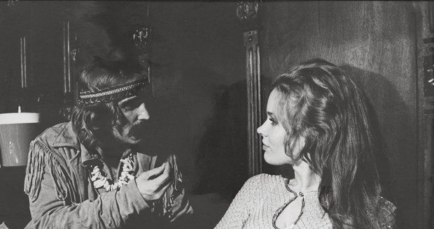 Karen s Dennisem Hopperem ve snímku Bezstarostná jízda. Oba zabila rakovina.