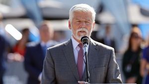 Petr Pavel se chystá Slovensko zatáhnout do války. V Česku mi to nedovolí, vysvětluje prezident