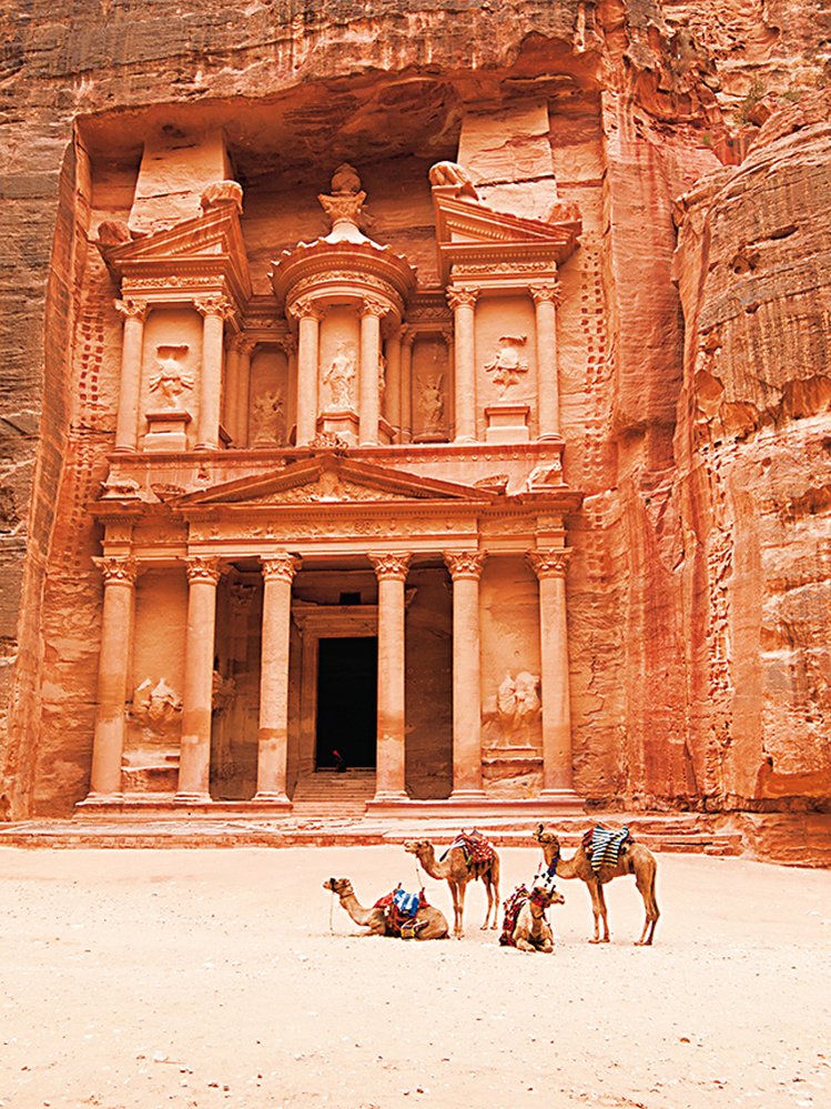 Petra (Jordánsko): Do skal vytesané město bylo důležitým uzlem pro předávání zboží mezi Arábií, Asií a Evropou