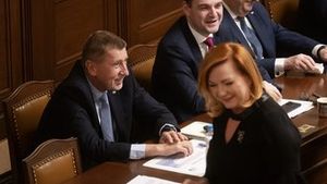 Platy politiků 2026: Kolik přesně bere prezident, ministr či řadový poslanec v ČR? Platy politiků 2026: Kolik přesně bere prezident, ministr či řadový poslanec v ČR?