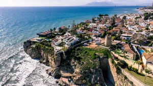 Podzimní prázdniny u moře? Vyrazte s dětmi do Andalusie obytným autem. Čeká vás moře, zoo i lanovka