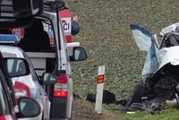 Smrtelná nehoda na Semilsku: Řidič osobáku nepřežil střet s náklaďákem