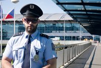 Pražské policii chybí 245 strážníků: Další odejdou, protože nemají maturitu
