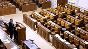Politikům nepřidávat! Sněmovna se sešla ke zmrazení platů, předkladatel Babiš chyběl Politikům nepřidávat! Sněmovna se sešla ke zmrazení platů, předkladatel Babiš chyběl