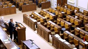 Politikům nepřidávat! Sněmovna se sešla ke zmrazení platů, předkladatel Babiš chyběl Politikům nepřidávat! Sněmovna se sešla ke zmrazení platů, předkladatel Babiš chyběl