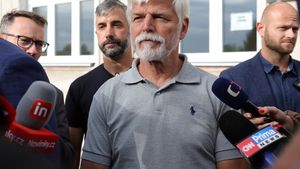 Politolog o Pavlově vyúčtování 455 tisíc: Nepředložil žádné důkazy! A kdo platil lety ochrance? Politolog o Pavlově vyúčtování 455 tisíc: Nepředložil žádné důkazy! A kdo platil lety ochrance?