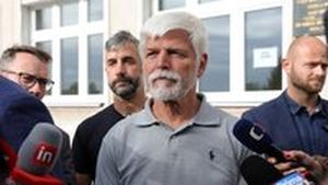 Politolog o Pavlově vyúčtování 455 tisíc: Nepředložil žádné důkazy! A kdo platil lety ochrance? Politolog o Pavlově vyúčtování 455 tisíc: Nepředložil žádné důkazy! A kdo platil lety ochrance?