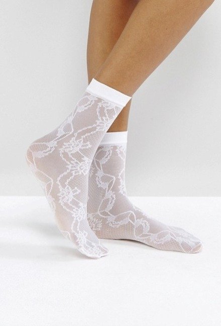 Krajkové bílé ponožky, Asos, 4 GBP, www.asos.com