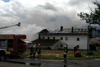Domažličtí hasiči pomáhali v Německu, hasili zemědělskou usedlost
