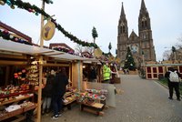 Vánoční pomoc Prahy 2: Radnice odkoupí zboží od trhovců a věnuje ho svým zaměstnancům