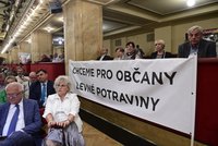 Transparenty a trumpety! Zemědělci v Praze protestují proti nastavení dotací, čekají se komplikace