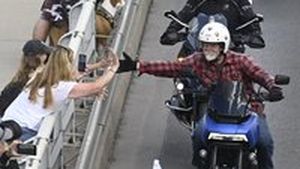 Prezident Pavel v čele motorkářů: Prahou projelo 800 harleyů! Prezident Pavel v čele motorkářů: Prahou projelo 800 harleyů!