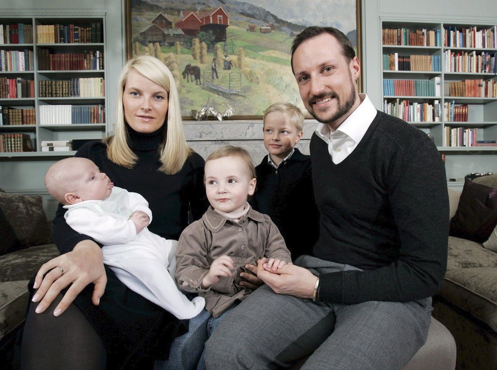 S norským princem mají dvě děti, vychovávají ale ještě syna, kterého měla Mette za svobodna