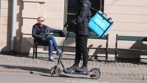 Přivýdělek, nebo plný úvazek. Sněmovna rozhoduje o osudu půl milionu lidí