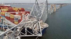 Proč spadl most v Baltimoru? Nedostatečná ochrana pilíře, příhradová konstrukce a technické problémy lodi