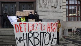 Protest proti nové čtvrti na Žižkově. Místní o nové podobě nákladového nádraží: Developeři vydělají miliardy!