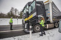 Slováci mění pravidla na silnicích. Zpřísní tresty i za mobily za volantem