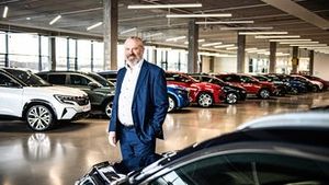 První český e-shop s auty. Zajistí registraci a za deset tisíc ho přiveze až domů První český e-shop s auty. Zajistí registraci a za deset tisíc ho přiveze až domů