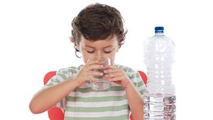 První hospitalizace kvůli nebezpečné minerálce z Česka: Napilo se malé dítě! První hospitalizace kvůli nebezpečné minerálce z Česka: Napilo se malé dítě!