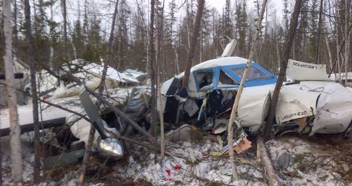 Letecká nehoda v Rusku si vyžádala 4 mrtvé. Po tvrdém nouzovém přistání se dalších 12 zranilo