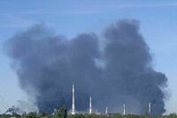 Rusové znovu poslali rakety na rafinerii v Kremenčuku. A chlubí se vraždou „320 nacionalistů“