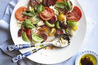 Recepty z rajčat dodají létu šmrnc. Objevte pokrmy s vůní Středomoří