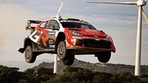 Rallye Sardinie po 2. dnu: Neuville boural, první je Solberg, titul drží Evans Rallye Sardinie po 2. dnu: Neuville boural, první je Solberg, titul drží Evans