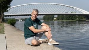Řehák orchestruje veletoč Directu. Stovky lidí končí, aby skupina zrychlila růst Řehák orchestruje veletoč Directu. Stovky lidí končí, aby skupina zrychlila růst