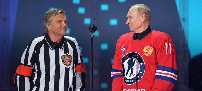 KHL přežije, loví na dolary. IIHF hráčům nepomohla, roli má i Fasel
