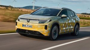 Řídili jsme nový Volkswagen ID. Tiguan! Nástupce modelů ID.4 a ID.5 napravuje, co se dá
