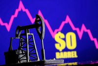 Rekordně levná ropa: Nakupujte, ať to nedopadne jako s rouškami, vyzývá opozice