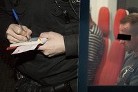 Pokuty za nezakrytá ústa a nos! Pražští strážníci od 1. září řešili přes 2 tisíce porušení