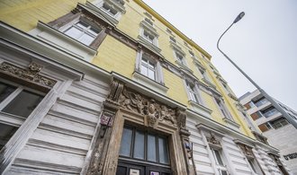 The developer Acord Invest is behind the case of a tenement house in Karlín and a black building in Vinohrady