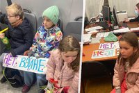 Putin umlčuje už i školáky! Za kytičky a srdíčko pro Ukrajinu na policejní stanici