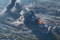 Mariupol: Tvrdé boje v ocelárnách Azovstal. Ukrajinští bojovníci vytlačili Rusy?