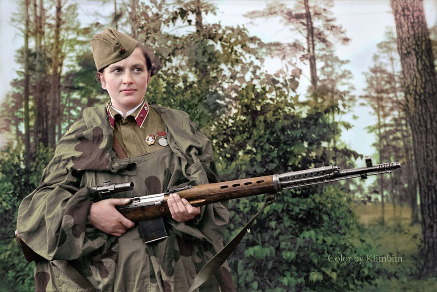 Ljudmila Pavličenková, legendární odstřelovačka za druhé světové války, rok 1940. Na svém kontě měla údajně 309 zabitých nepřátel.