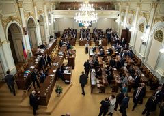 Rušno ve Sněmovně: Poslanci projednají manželství pro všechny i postoj k migračnímu paktu
