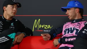 Russell se dnes musel před Gaslym sklonit dvakrát. Kromě kvalifikace prohrál i v šachové partii Russell se dnes musel před Gaslym sklonit dvakrát. Kromě kvalifikace prohrál i v šachové partii