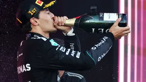 Russell v Baku o 196 tisícin ustál Verstappenův tlak Russell v Baku o 196 tisícin ustál Verstappenův tlak