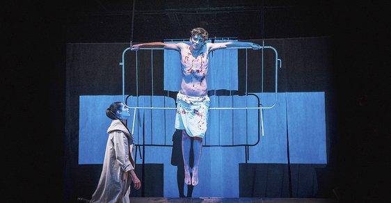 Z představení Mariina volba Divadla Husa na provázku