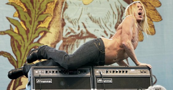Zpěvák Iggy Pop: Polonahá ikona, která se stala otcem punku