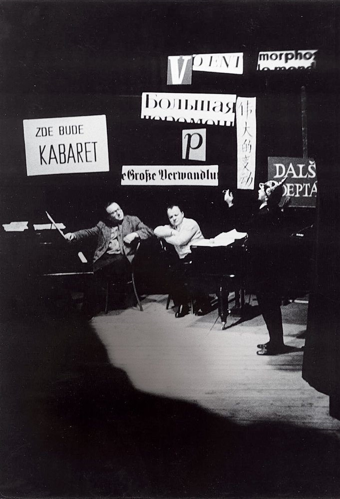 Iniciační inscenace  Divadla Na zábradlí, Kdyby  tisíc klarinetů, prosinec 1958.