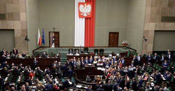 Blesková cesta do nesvobody: V Polsku trvala proměna veřejnoprávních médií v nástroj propagandy pouhé tři měsíce