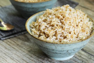 Dietní rýže pokaždé jinak: Pečená s rajčaty a oříšky, fazolková i paella