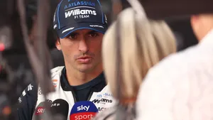 Sainz potrestán za zdržení Bottase. Na startu klesne o 3 místa Sainz potrestán za zdržení Bottase. Na startu klesne o 3 místa