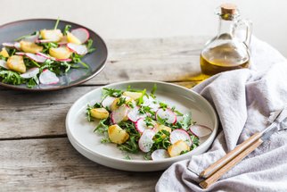 Přílohové salátky: Rychlé recepty, které se hodí k velikonoční nádivce!