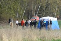 Tragédie na Rakovnicku: Tělo 13leté Nikolky našli oběšené na stromě