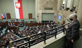 Polský Sejm schválil kontroverzní zákon o zrušení sporné disciplinární komory pro soudce