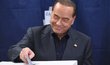O prezidentský úřad se uchází třeba také známý podnikatel a bývalý ministerský předseda Itálie Silvio Berlusconi (85).